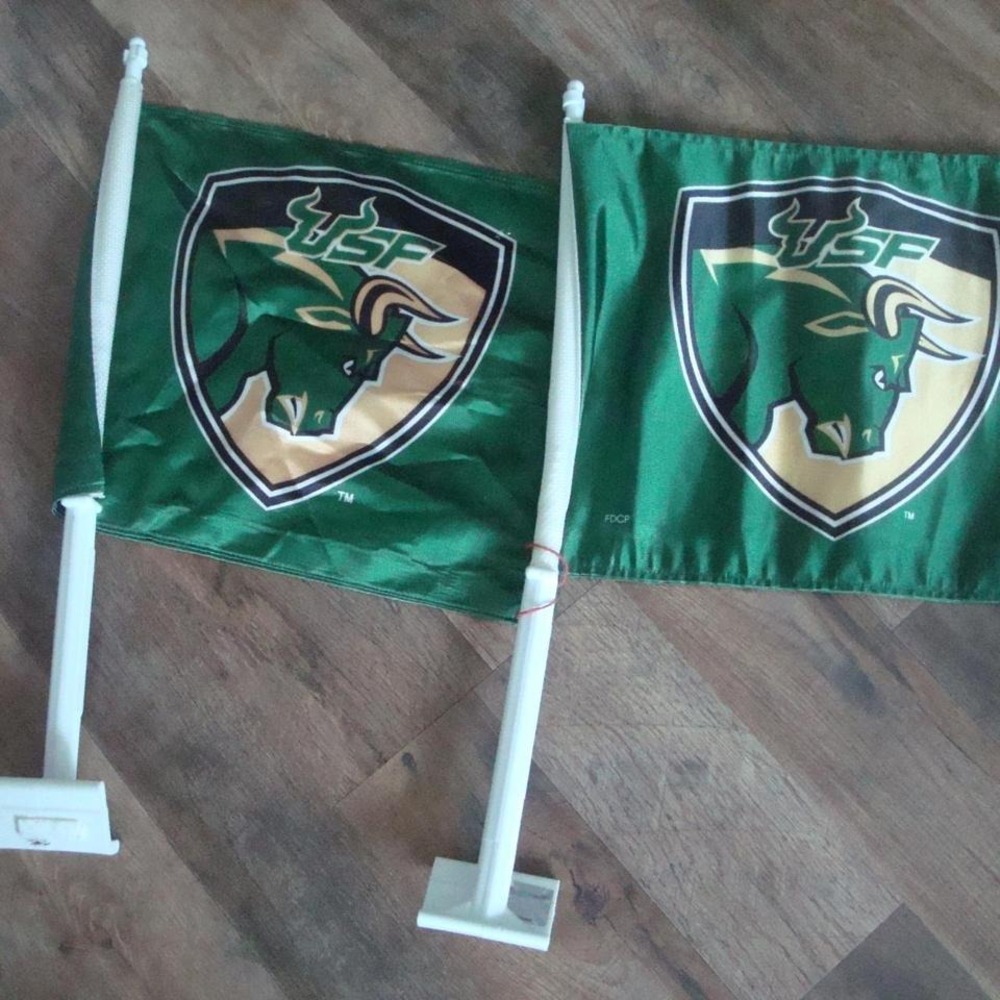 2PC LOT USF BULLS‎ CAR FLAGS FOOTBALL VINTAGE ZZ SPORTS RARE